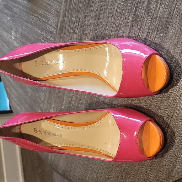 Pumps - Picture 2 of 4